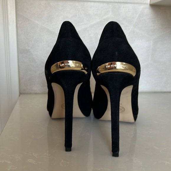 Michael Kors black pumps size 11 - Picture 2 of 5